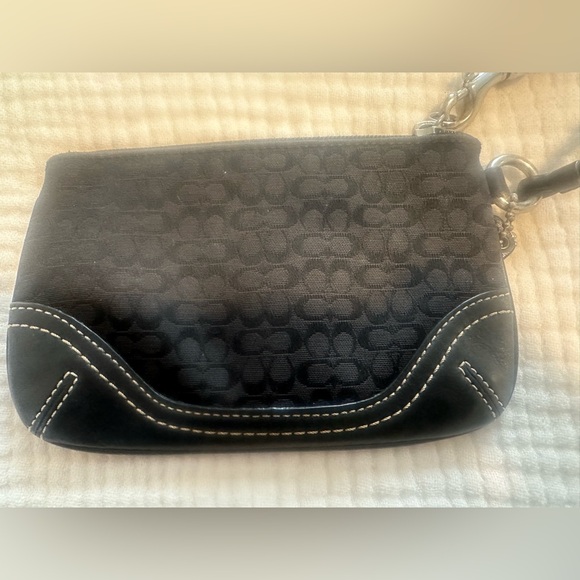 Vintage Coach Classic Black Wristlet - Picture 2 of 5